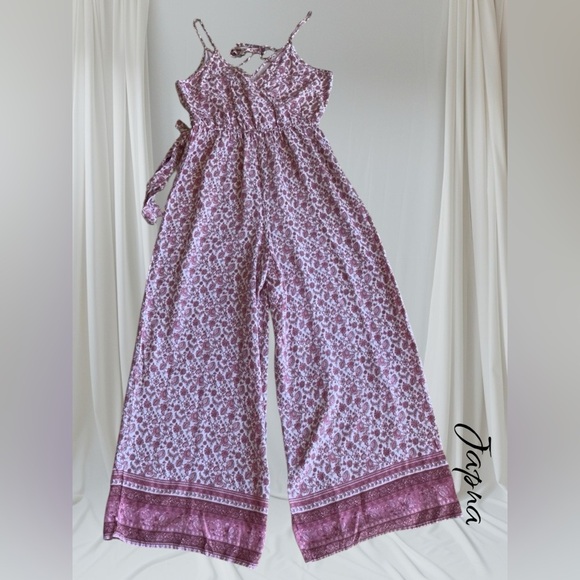 Japna Pink Jumpsuit with Fitted Silhouette - Picture 11 of 13